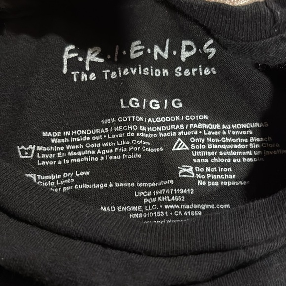 Friends TV show black short sleeve large T-Shirtrt - Picture 4 of 5
